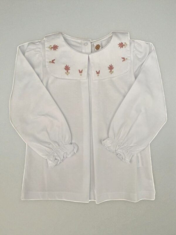 Polera Cuello Bordado